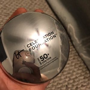 It Cosmetics Celebration Foundation SPF 50